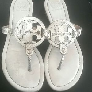 Tory Burch Silver Tone Leather Sandals Size 8M